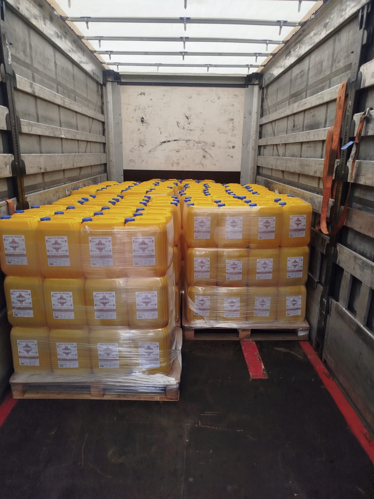 Huile de tournesol raffiné, désodorisé + additifs E900, E320, E321 en bidons de 20l 