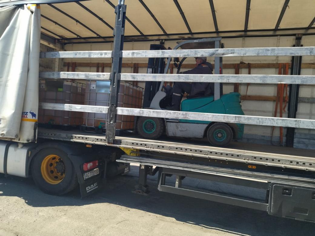 Huile de tournesol raffiné, désodorisé + additifs E900, E320, E321 en eurocubes IBC  