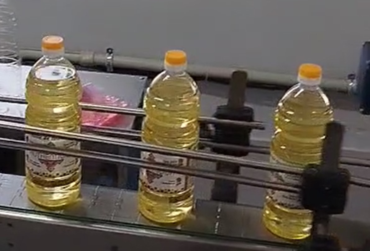 Huile de tournesol raffinée (rsfo régulier) en bouteilles de 1l 